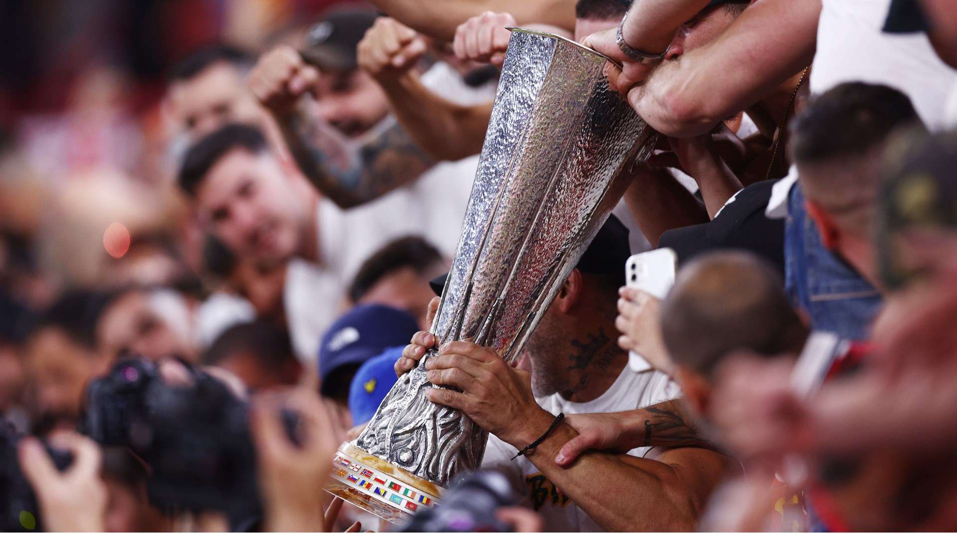 朝鲜U-17男足拳头击掌日本队引争议，不雅行为再现